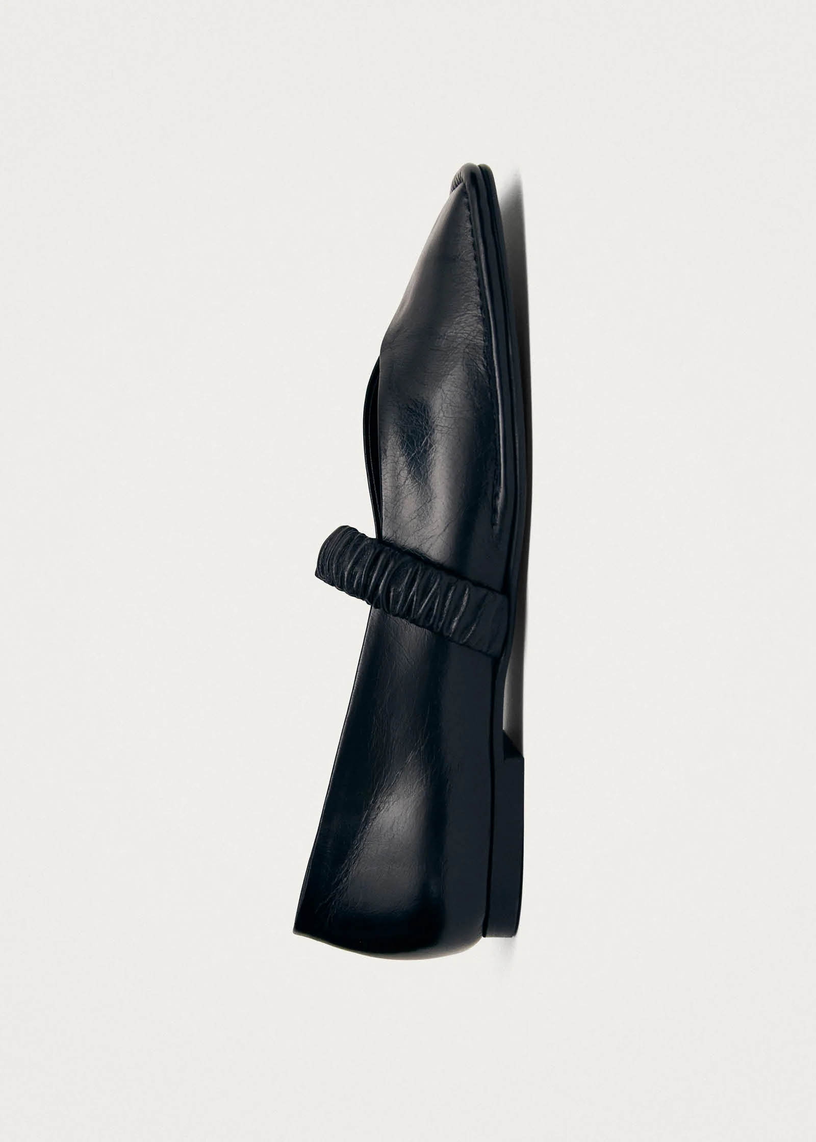 Lautan Black Leather Ballet Flats